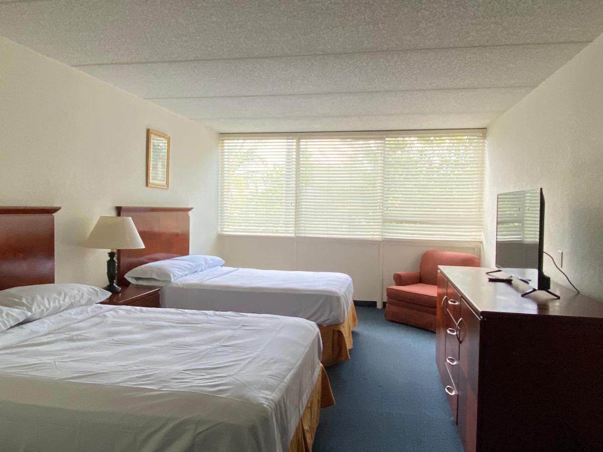 Miami Gardens Inn & Suites Golden Glades Exterior foto