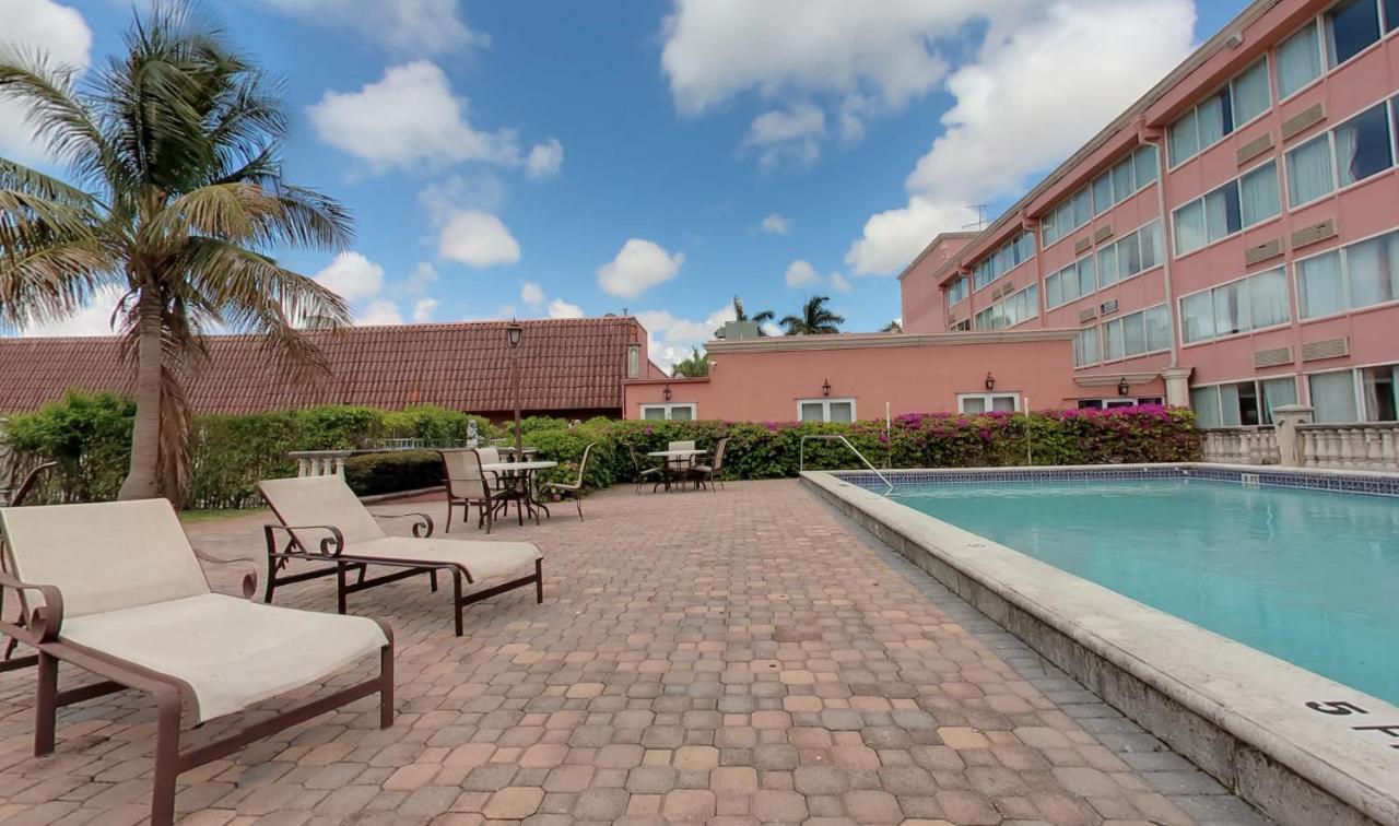 Miami Gardens Inn & Suites Golden Glades Exterior foto