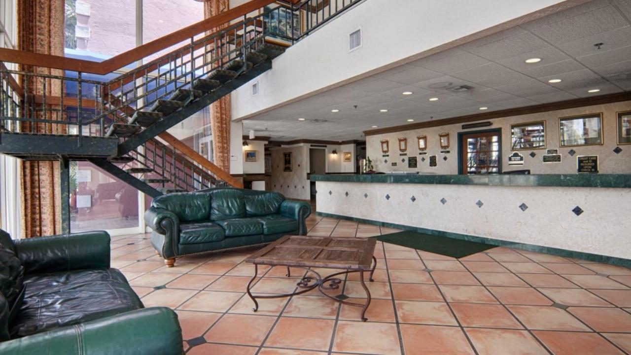 Miami Gardens Inn & Suites Golden Glades Exterior foto