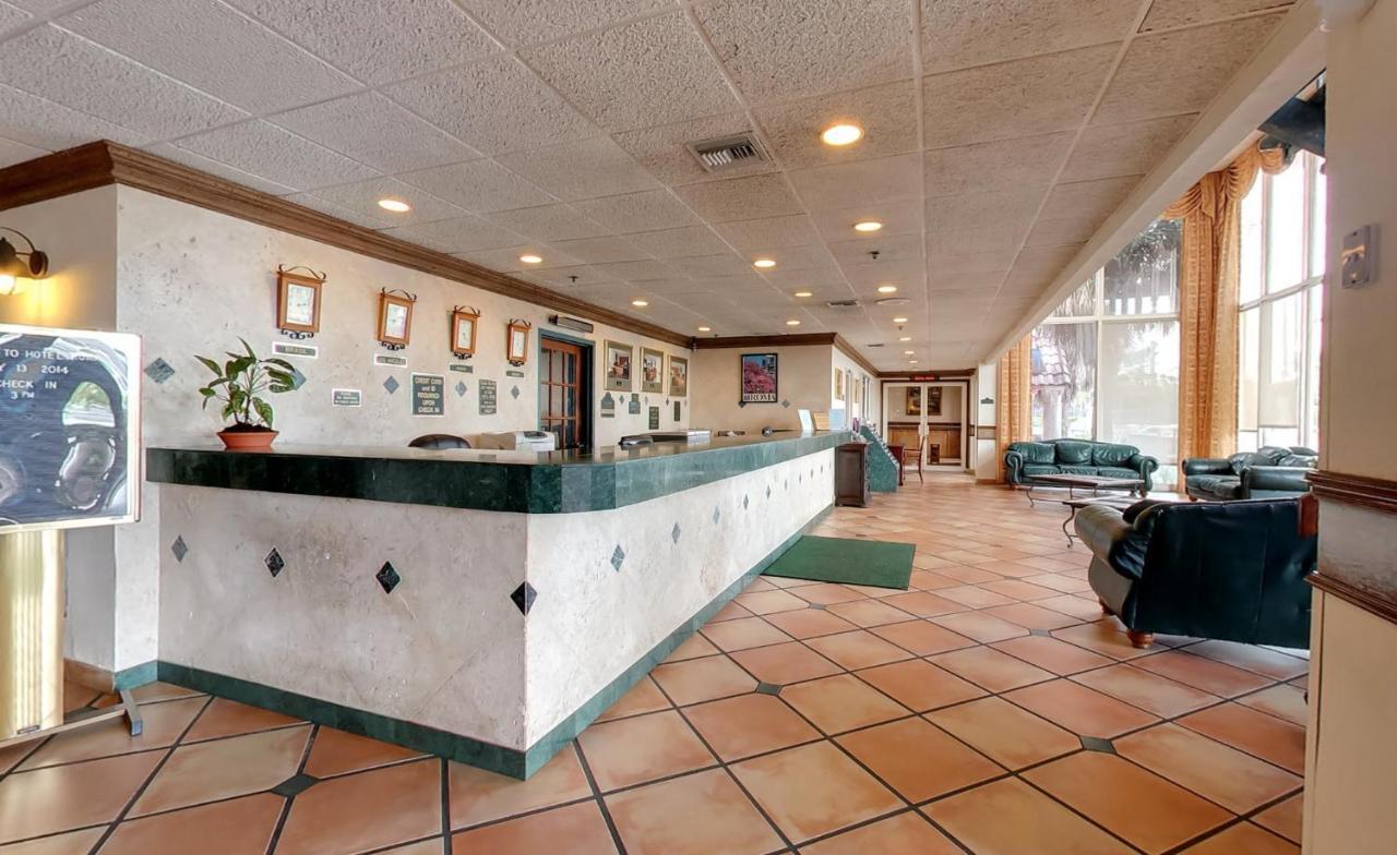Miami Gardens Inn & Suites Golden Glades Exterior foto